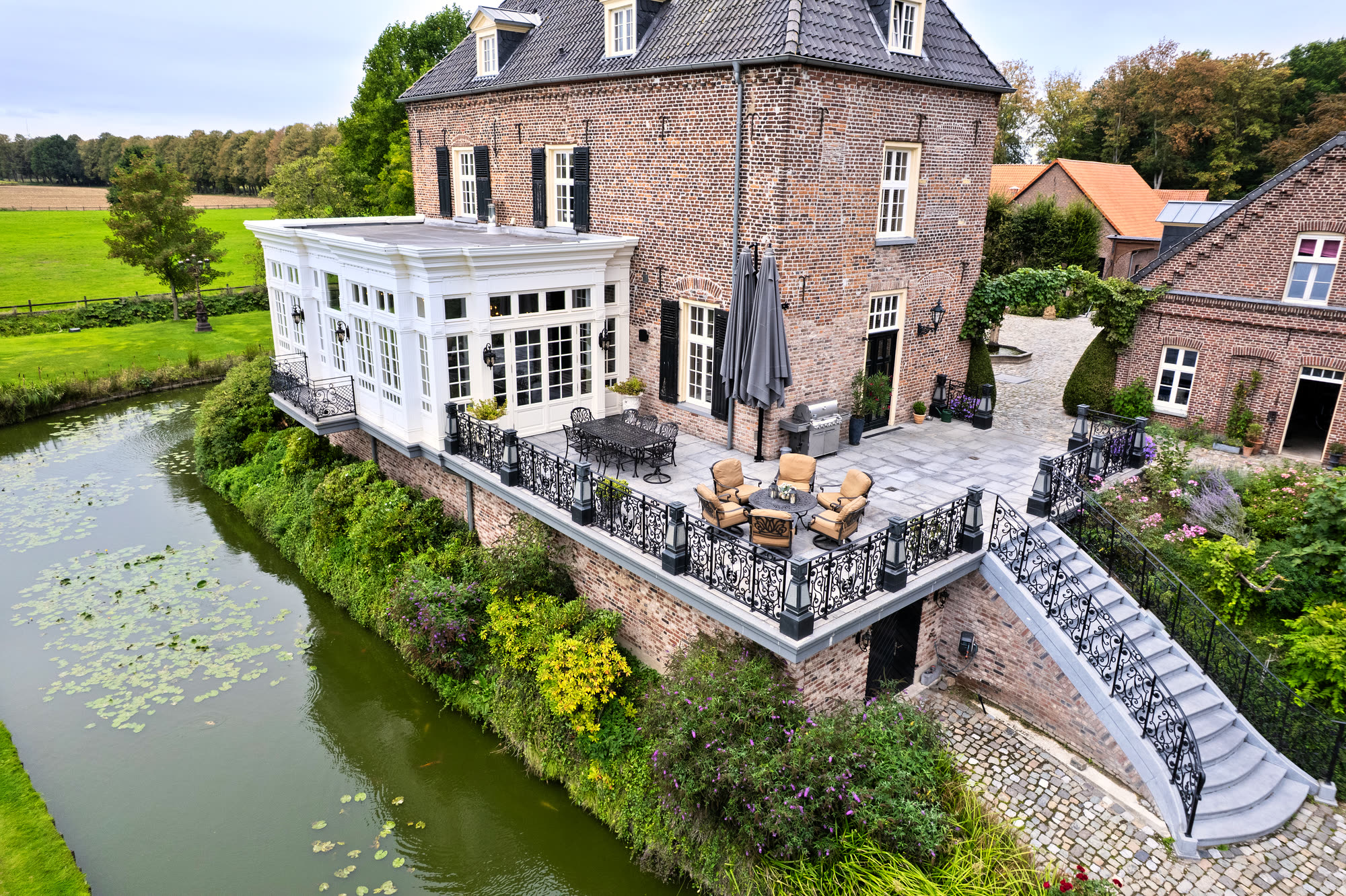 Haus Hardenberg: ein Anwesen in einem Drehtag 16